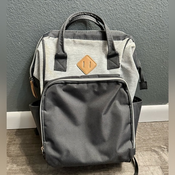 Diaper bag - Picture 1 of 4